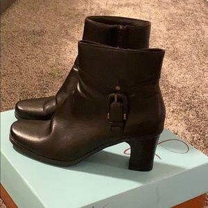 Life Stride Saunter Brown Ankle Boots